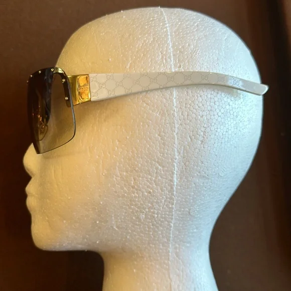 Gucci studded frameless aviator sunglasses like new display picture 1